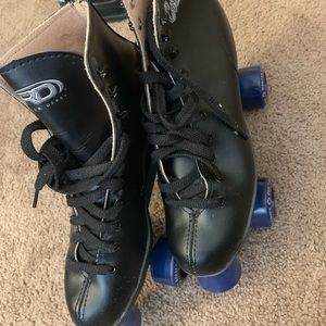 Cruiser quad roller skates